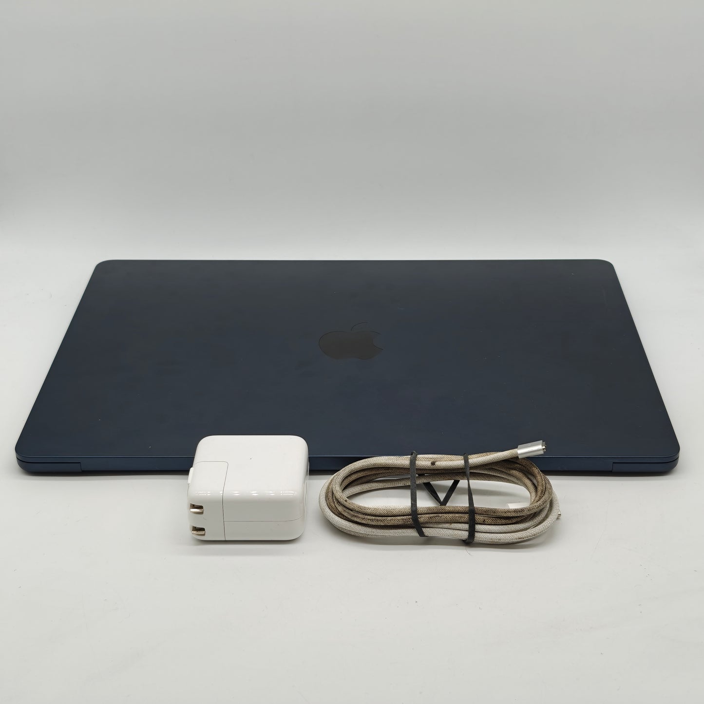 2024 Apple MacBook Air 15" M3 10C GPU 4.0GHz 8GB RAM 256GB SSD MRYU3LL/A