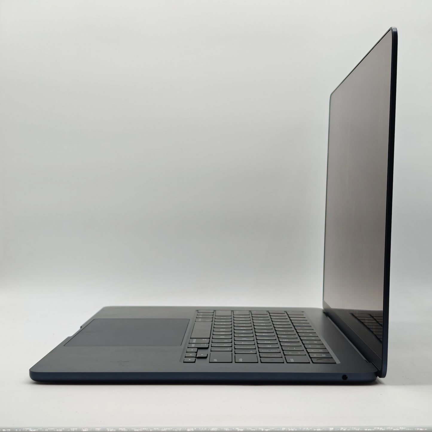 2024 Apple MacBook Air 15" M3 10C GPU 4.0GHz 8GB RAM 256GB SSD MRYU3LL/A