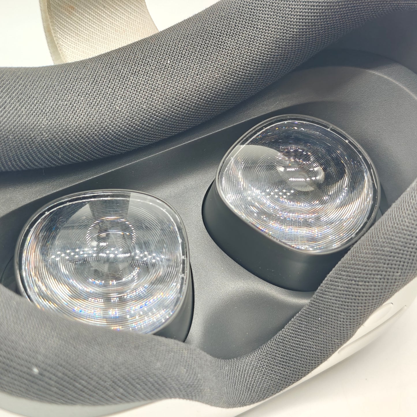 Meta Quest 3S 128GB Standalone All-in-One VR Headset P97