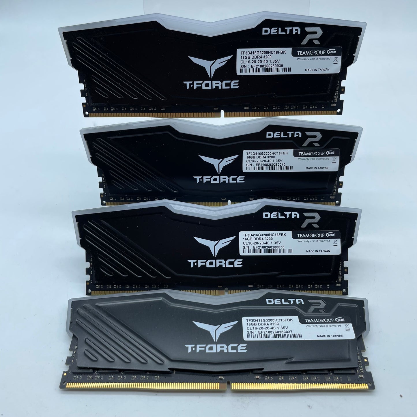 Team T-Force T-Force Delta RGB 16GB (1x16GB) RAM DDR4 TF3D416G3200HC16FBK