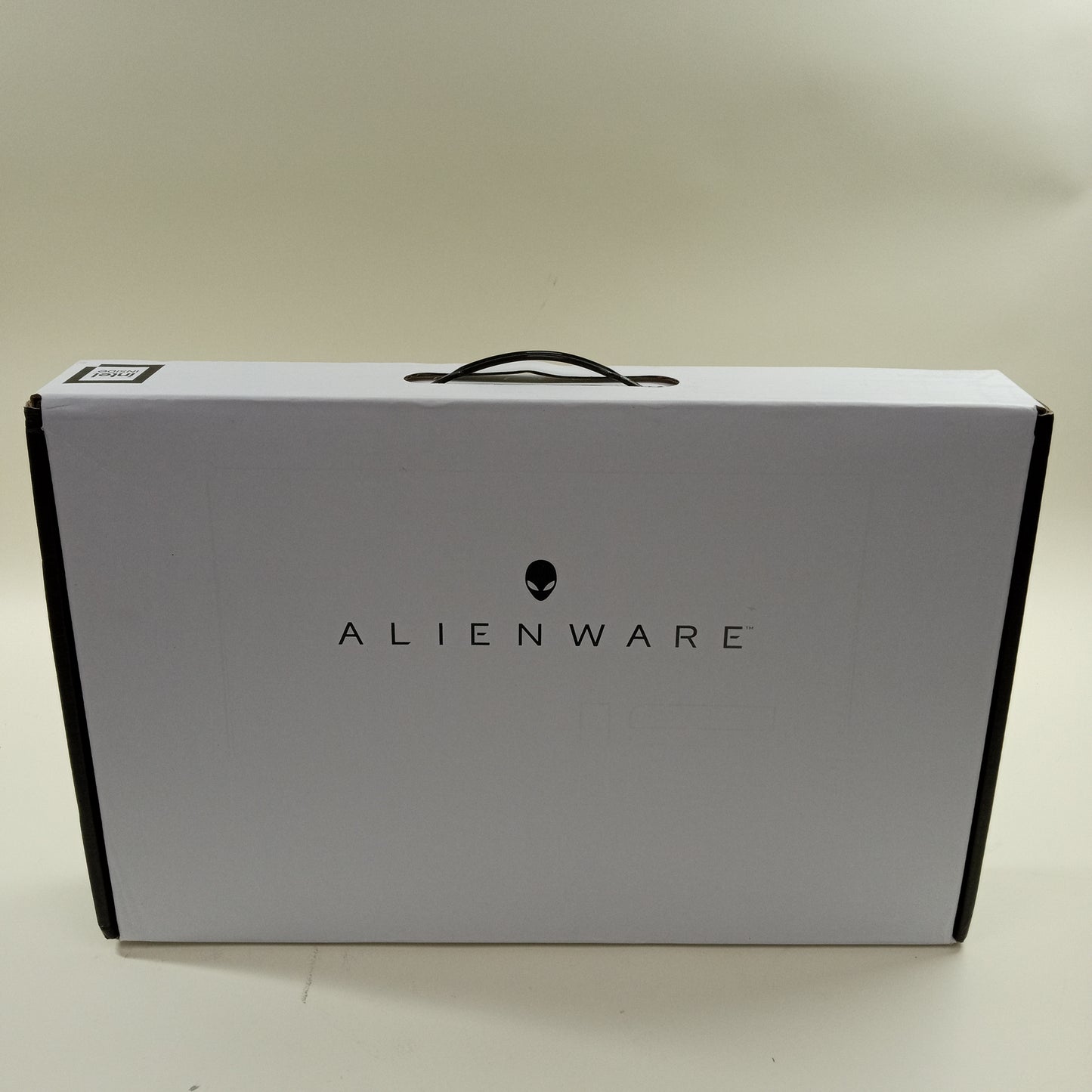 Alienware M16 R1 P124F 16" i7-13700HX 2.1GHz 16GB RAM 1TB SSD GeForce RTX 4060