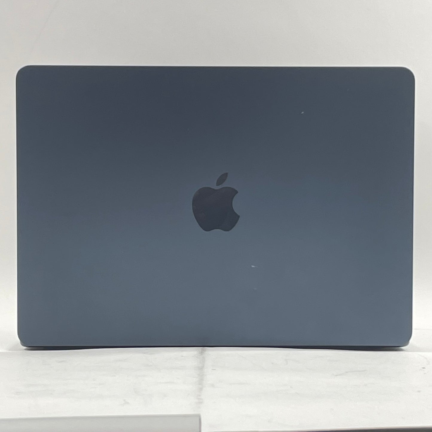 2024 Apple MacBook Air 13.6" M3 8C GPU 4.0GHz 8GB RAM 256GB SSD MRXV3LL/A