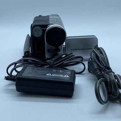 Sony Handycam Video Hi8 Digital Video Camcorder CCD-TRV138