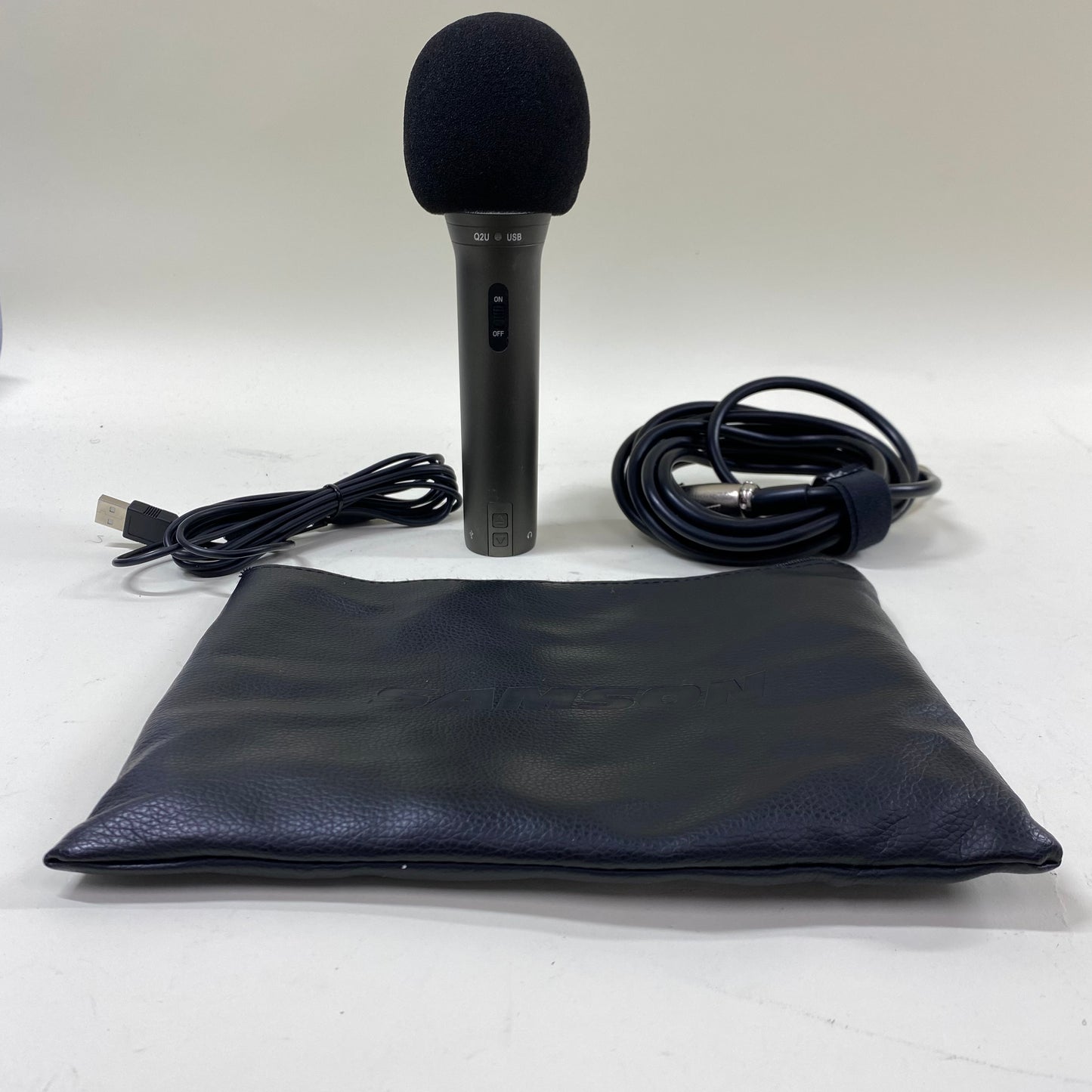 Samson Q2U 50Hz-15kHz Microphone SAQ2U Mic Stand Not Included