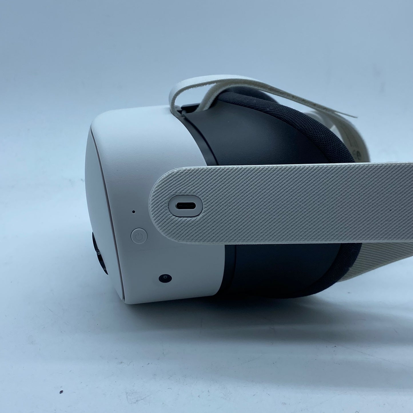 Meta Quest 3S 128GB Standalone All-in-One VR Headset P97