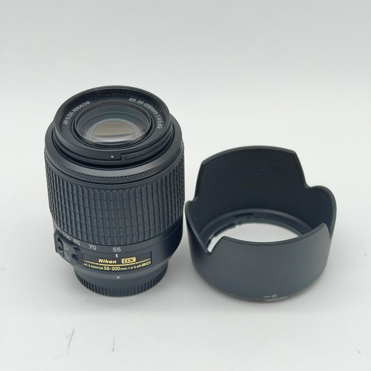 Nikon AF-S DX NIKKOR 55-200mm f/4-5.6G with Hood