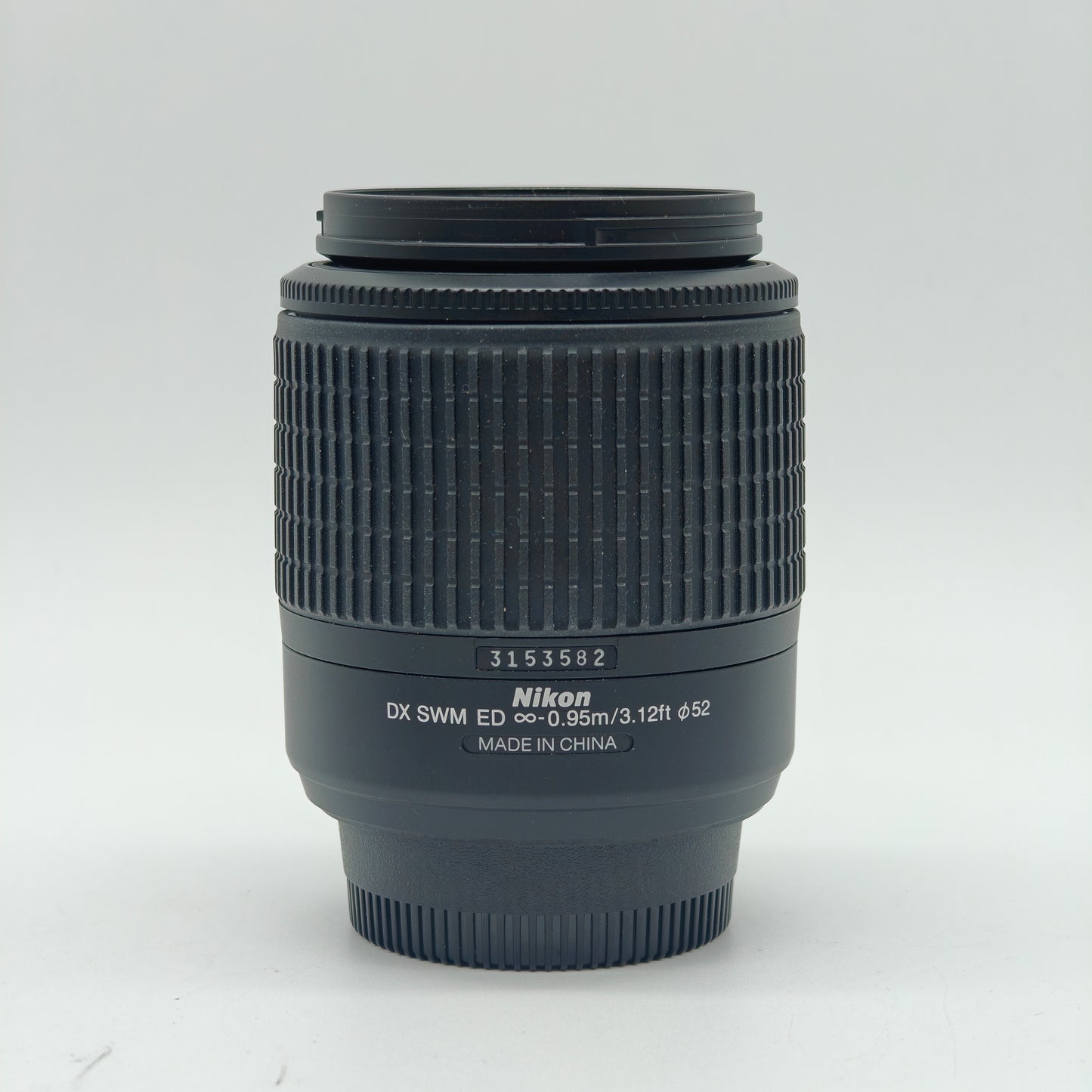 Nikon AF-S DX NIKKOR 55-200mm f/4-5.6G with Hood