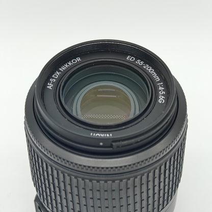 Nikon AF-S DX NIKKOR 55-200mm f/4-5.6G with Hood