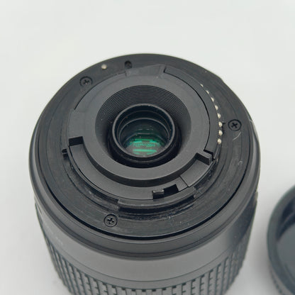 Nikon AF-S DX NIKKOR 55-200mm f/4-5.6G with Hood