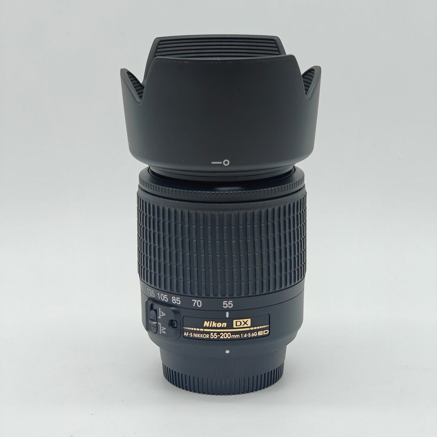 Nikon AF-S DX NIKKOR 55-200mm f/4-5.6G with Hood