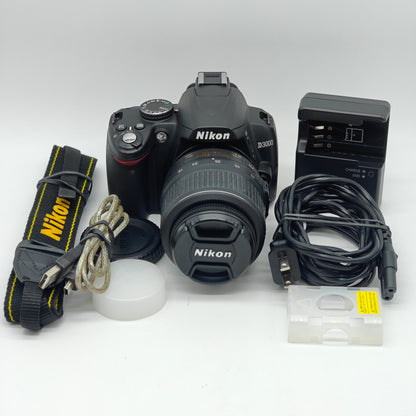 Nikon D3000 10.0MP Digital SLR DSLR Camera with 18-55mm Lens 3131 Shutter Count