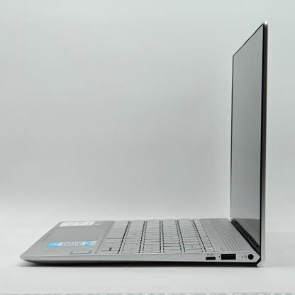 HP Envy 13-AD010NR 13.3" i7-7500U 8GB RAM 256GB SSD