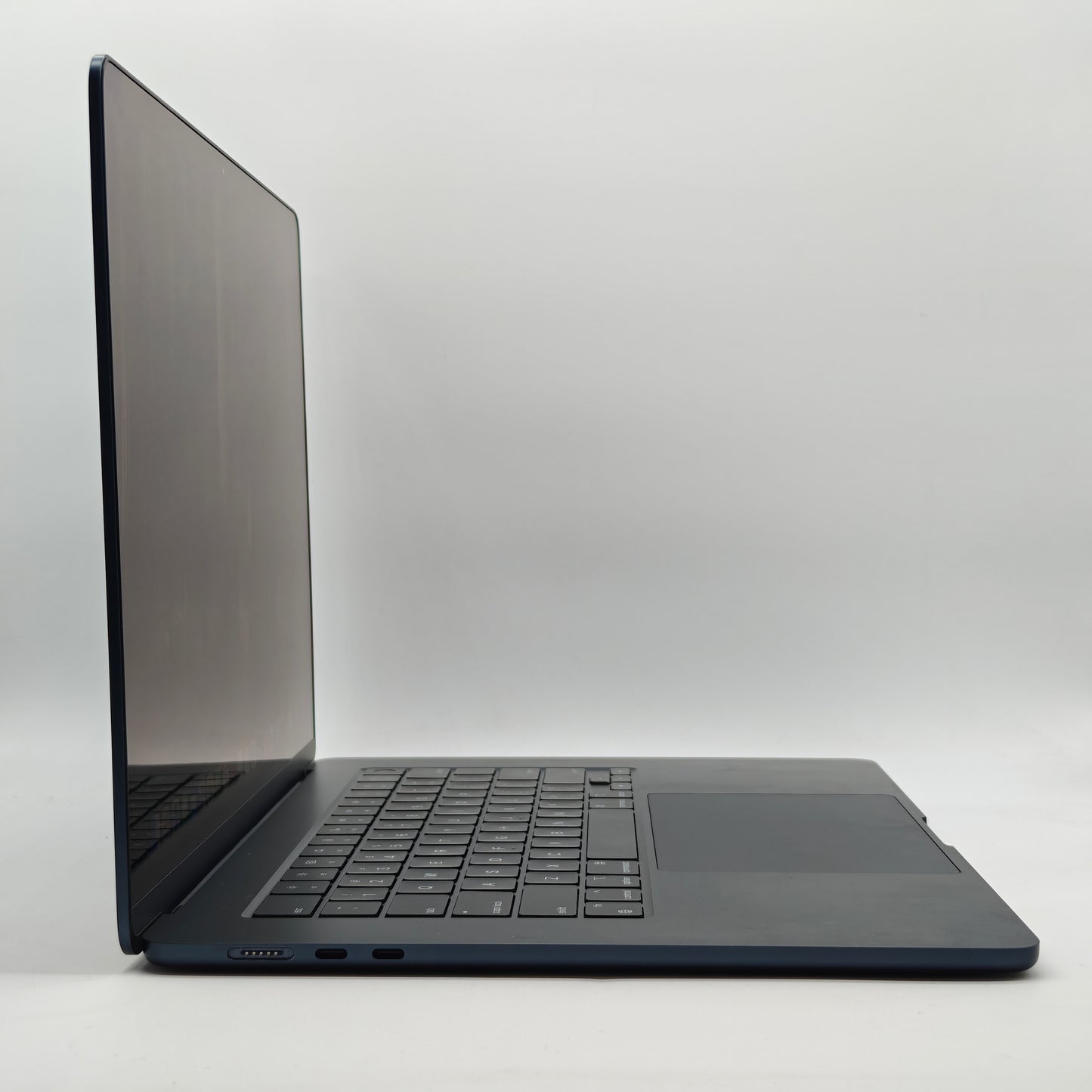 2024 Apple MacBook Air 15" M3 10C GPU 4.0GHz 8GB RAM 256GB SSD MRYU3LL/A