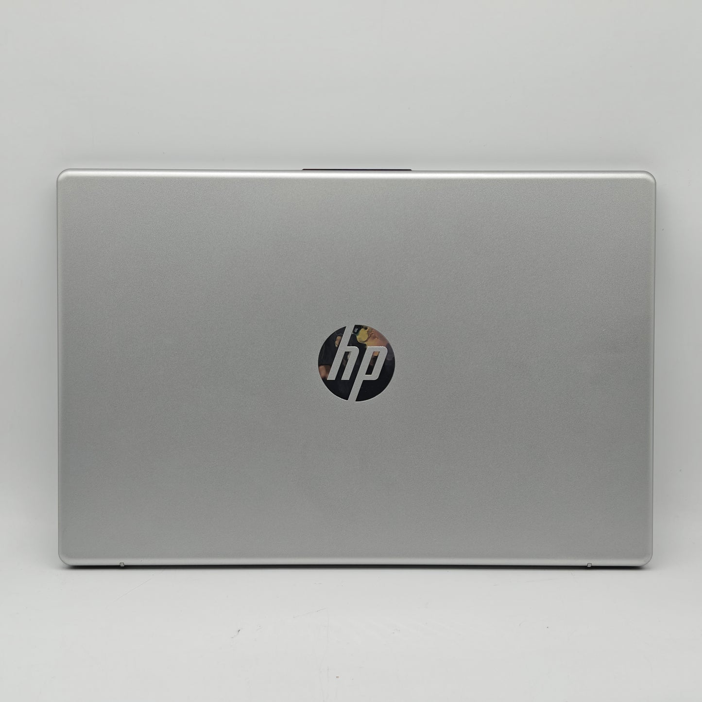 HP Laptop 14-EMO233NR 14" Ryzen 3 7320U 2.4GHz 4GB RAM 256GB SSD
