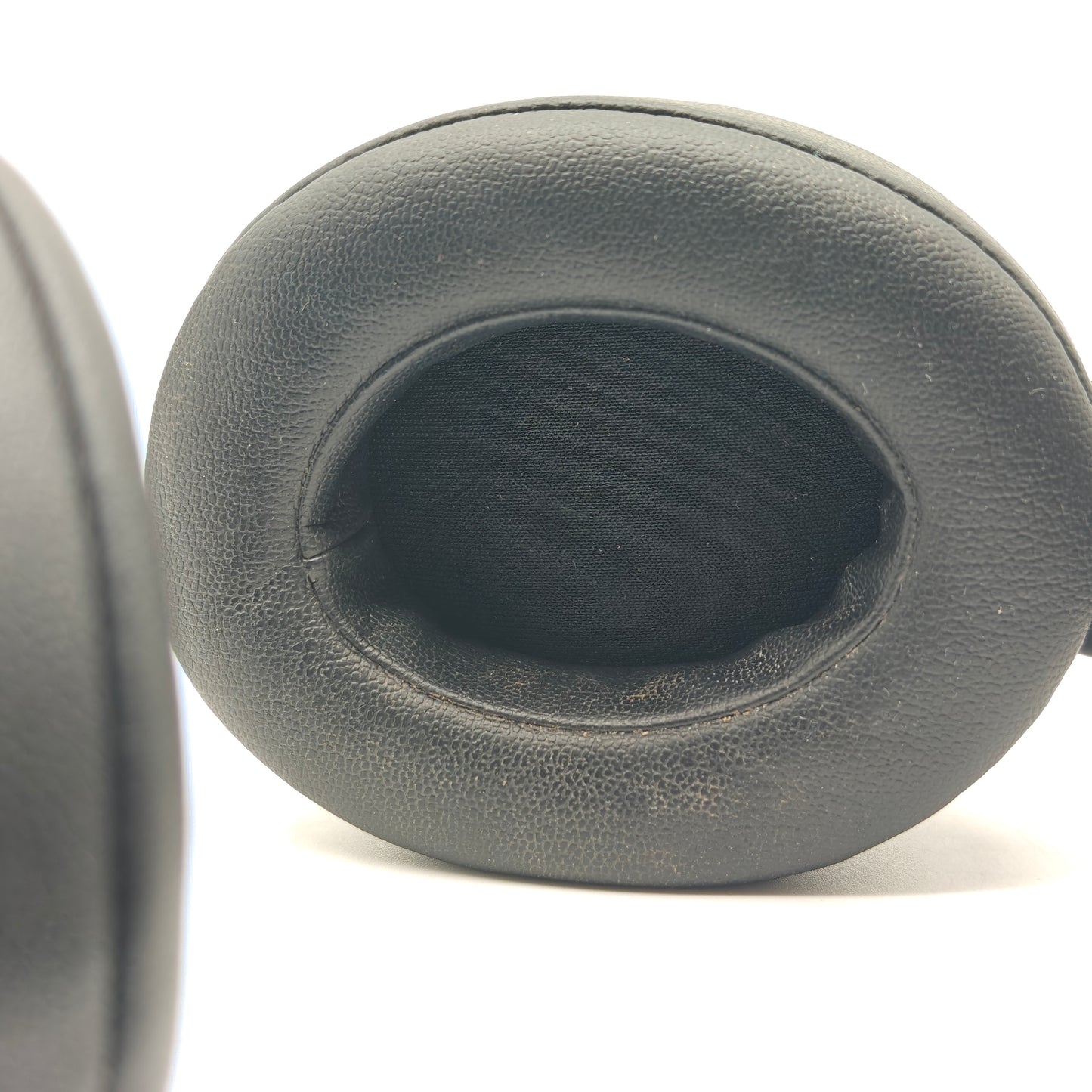 Beats Studio3 Wireless Over-Ear Bluetooth Headphones Black