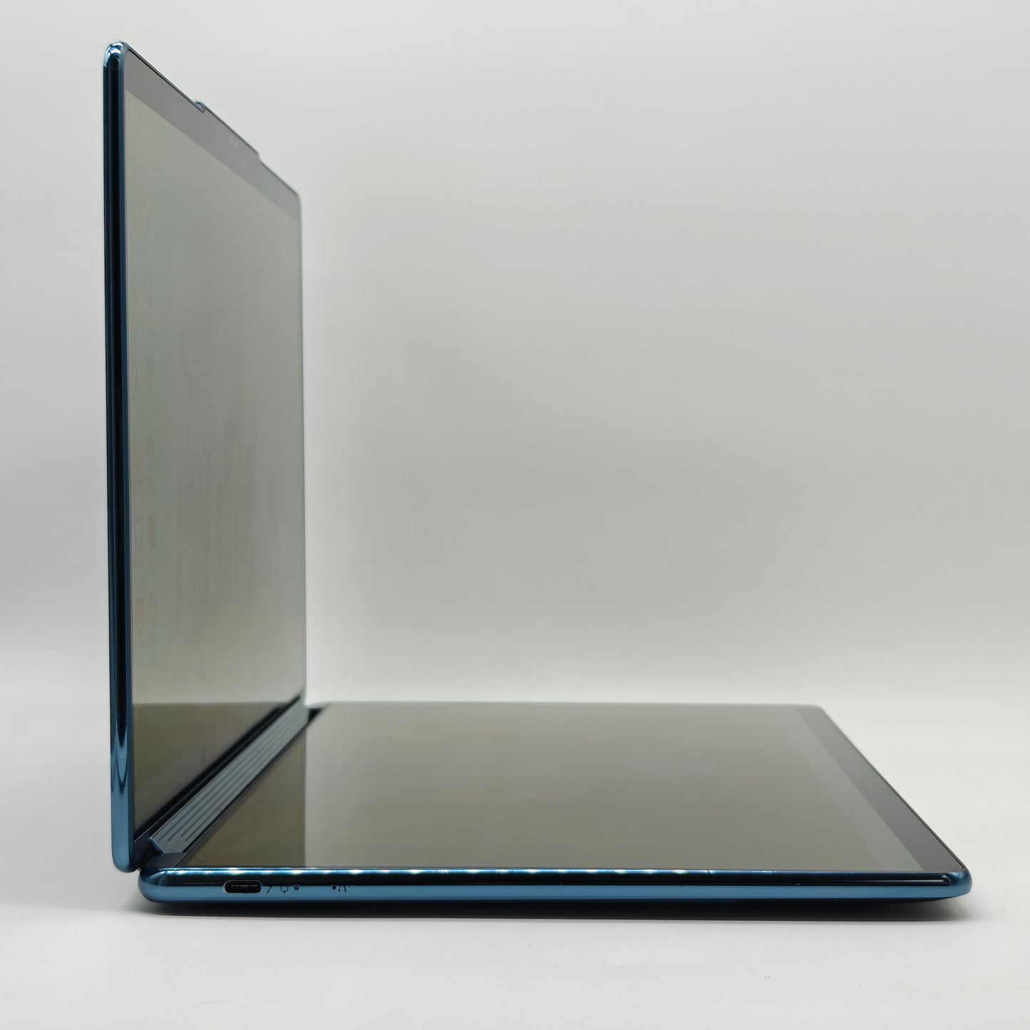 Lenovo Yoga Book 9i 13IRU8 13.3" i7-1355U 1.7GHz 16GB RAM 1TB SSD