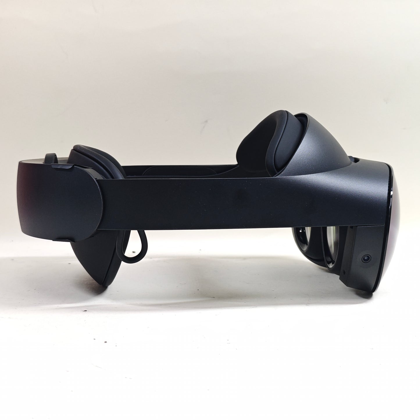 Meta Quest Pro 256GB VR/Mixed Reality Headset DK49EC