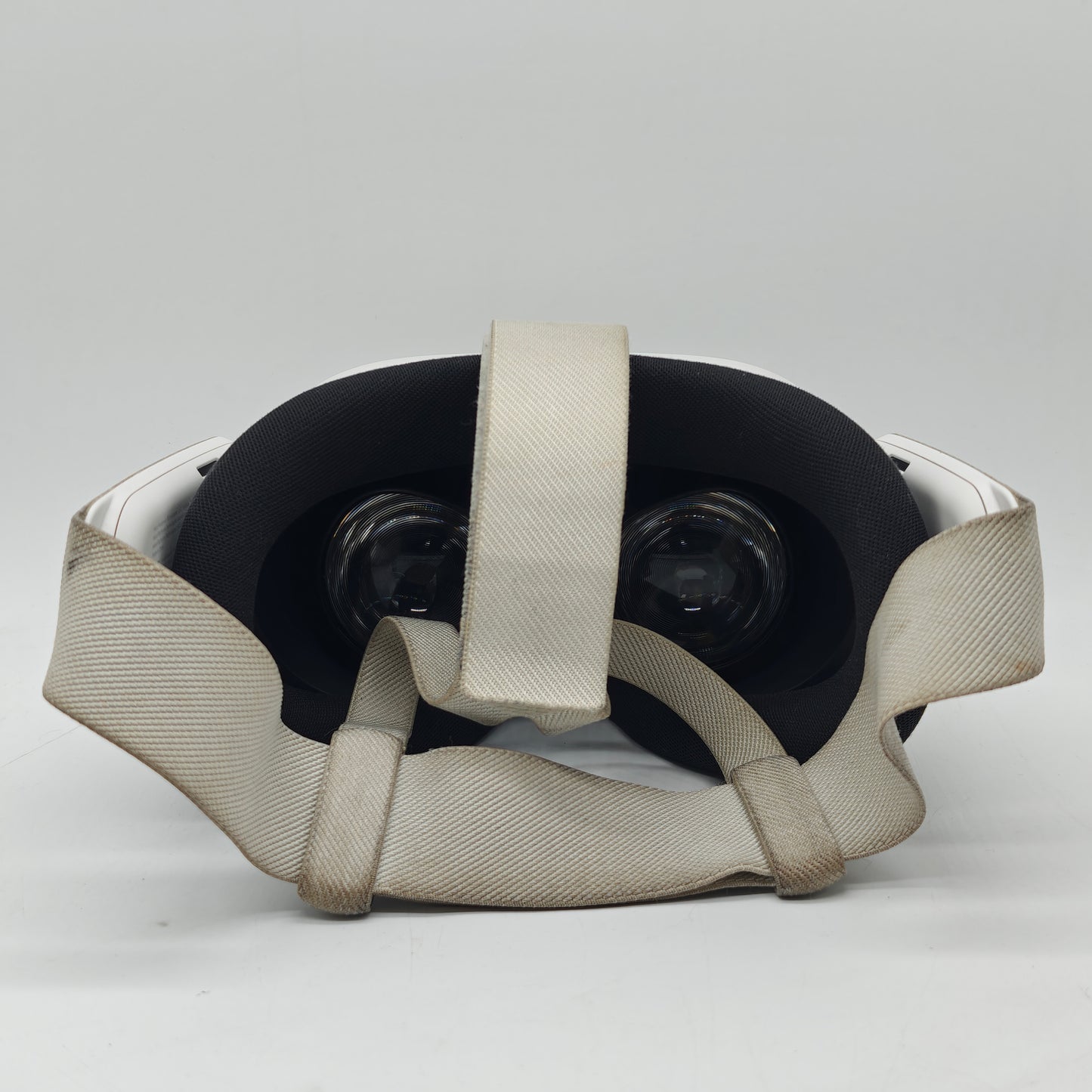Meta Quest 3S 128GB Standalone All-in-One VR Headset P97
